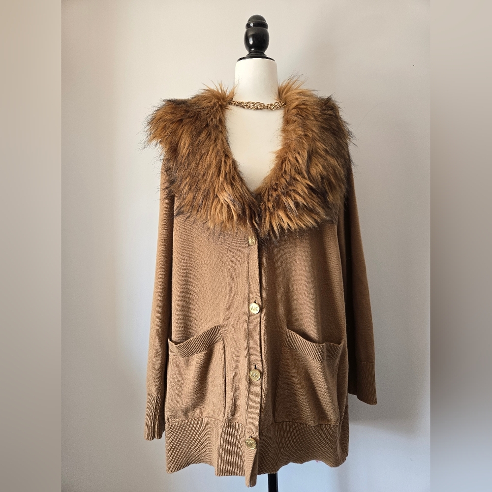 MICHAEL KORS Tan Cardigan Sweater with Faux Fur Collar. Size XL